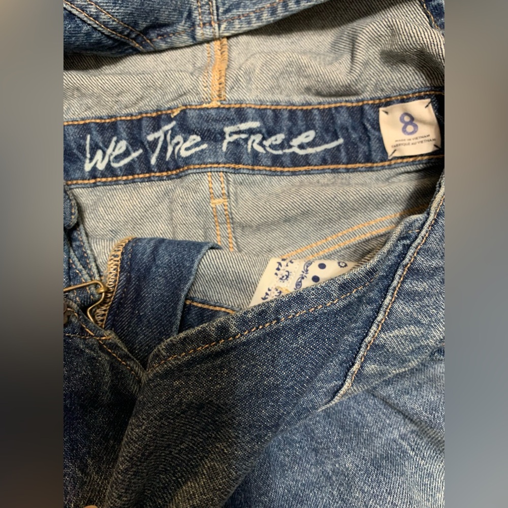 067 Free People NWOT MSRP $118.  Denim Overalls - Picture 4 of 5